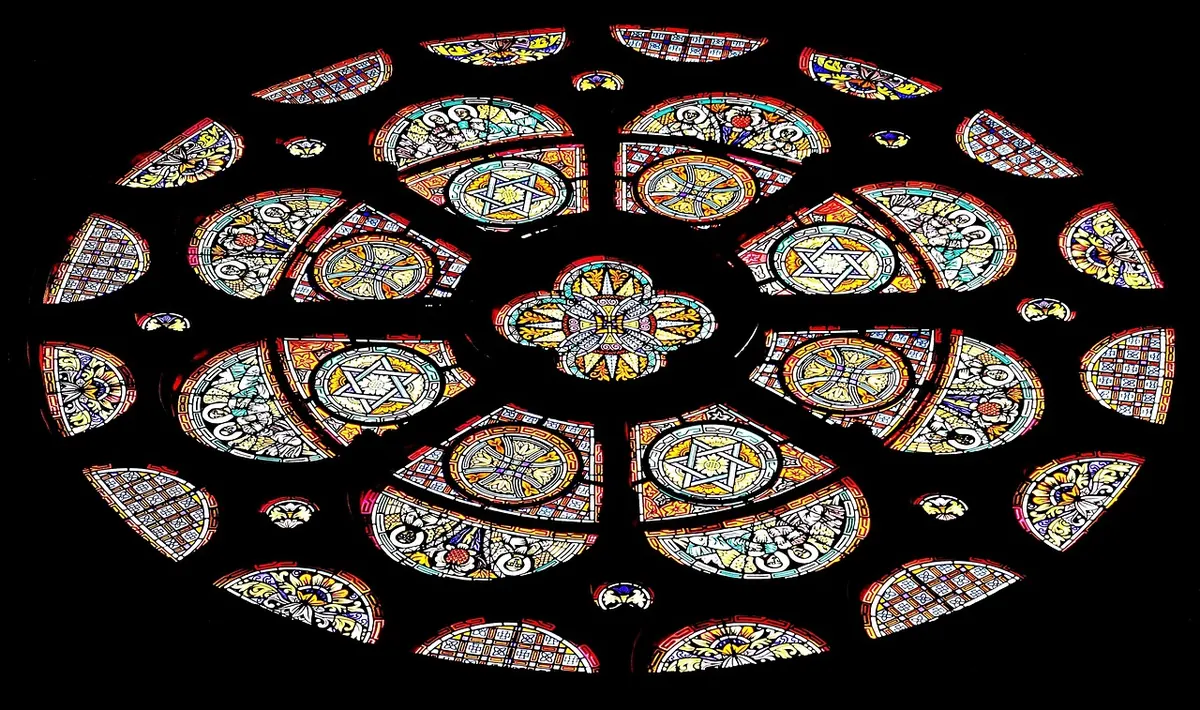 Photographing Stained Glass Without Glare, Reflections, or Hotspots